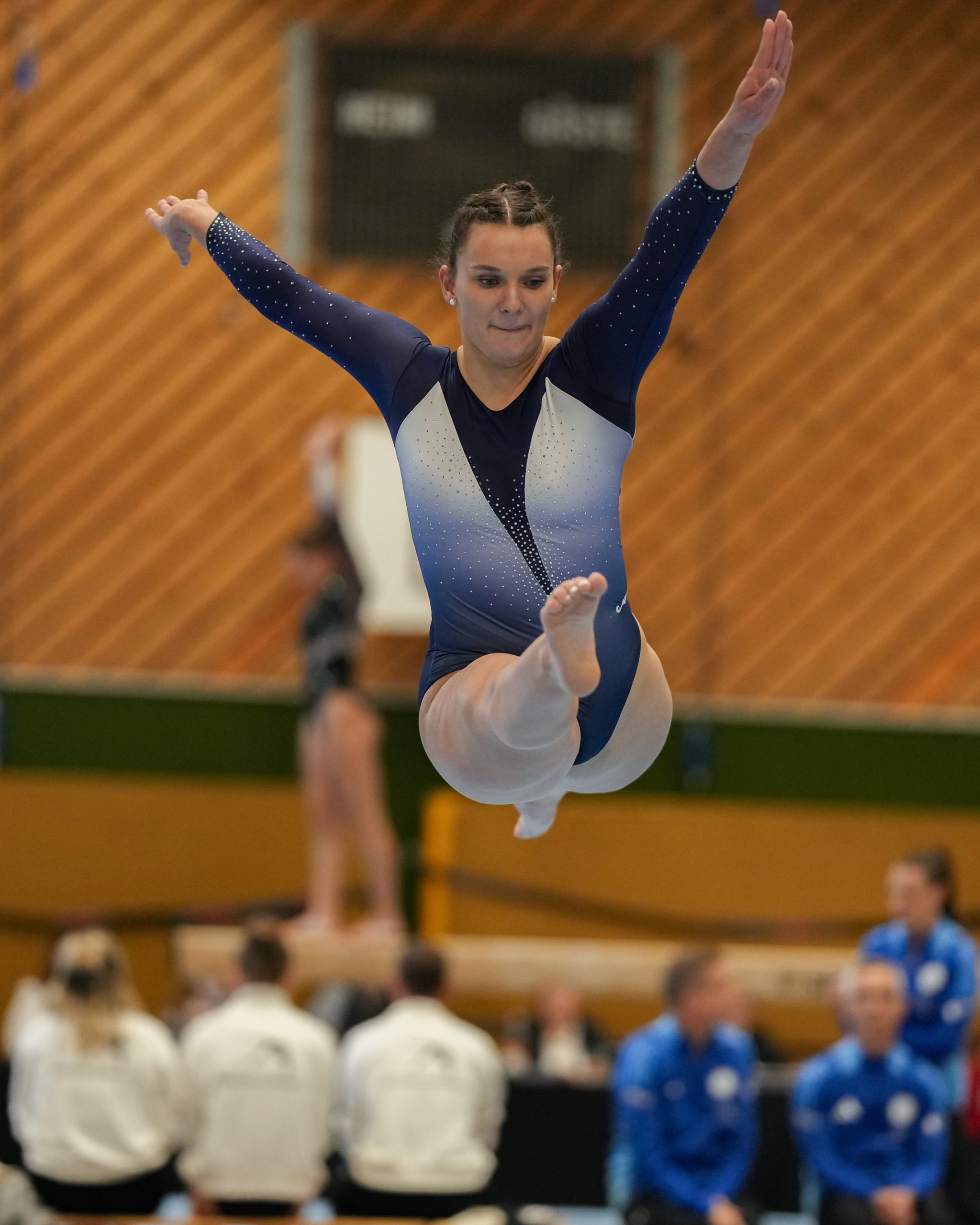 Natalie Henzler beim Spagatsprung Fotographin: Janett Pietsch