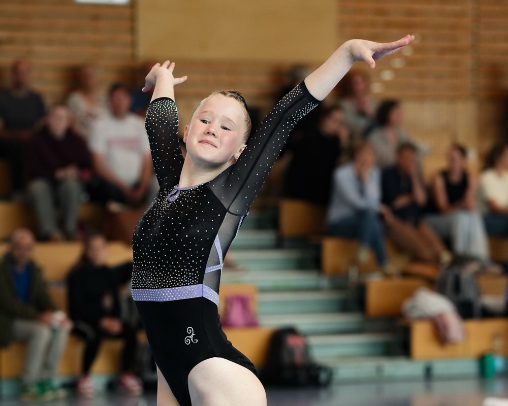 Jana Warstat am Boden, Foto: Janett Pietsch